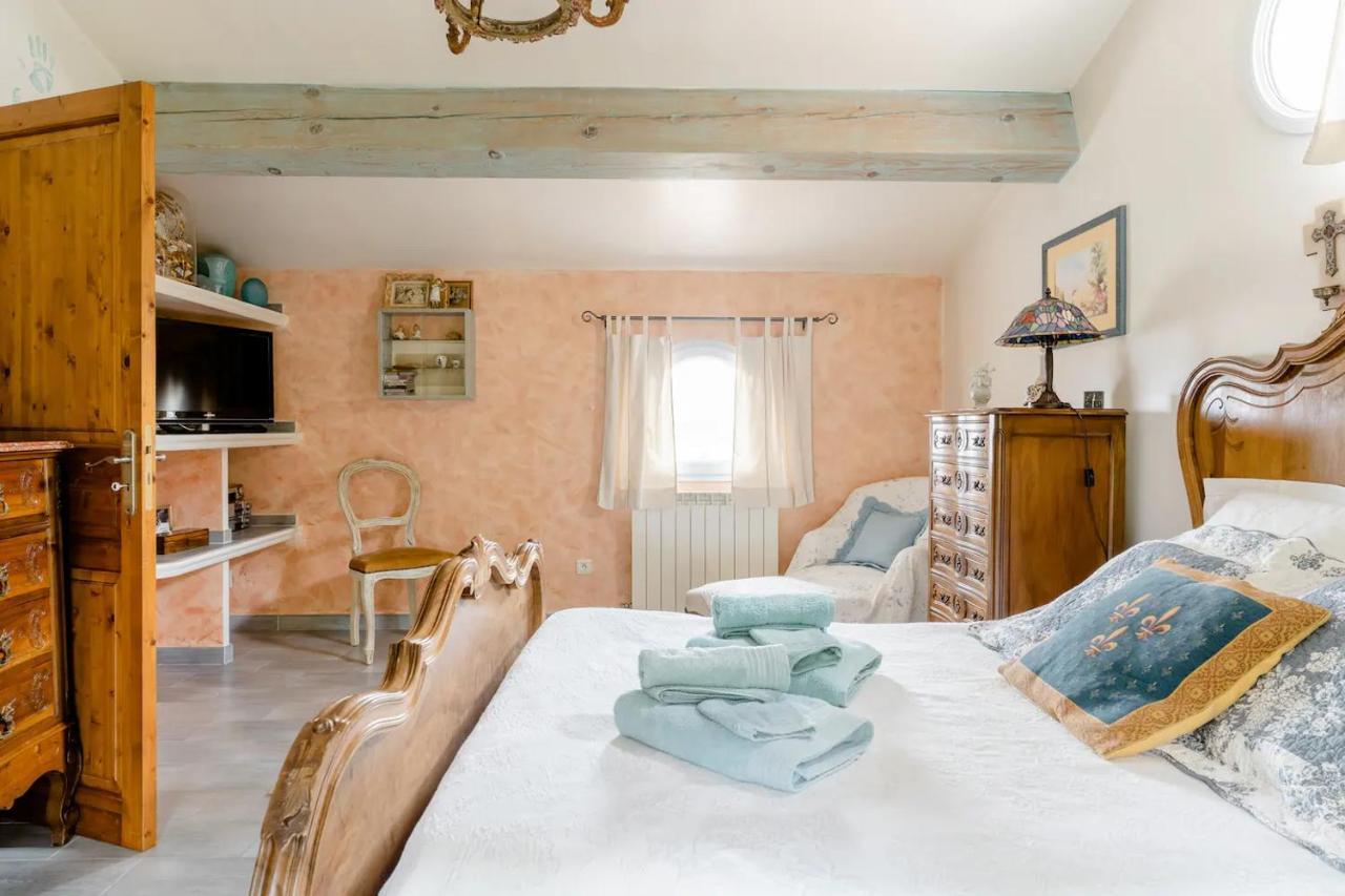 Bed and Breakfast Agreable Chambre D'Hotes Avec Piscine à Le Beausset Extérieur photo